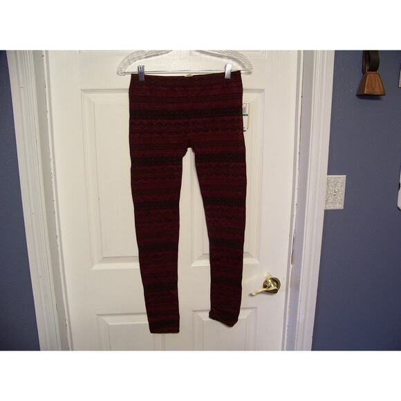 Pink Rose Cozy Fleece Lined Printed Leggings Color Burgundy Size L - Picture 1 of 2